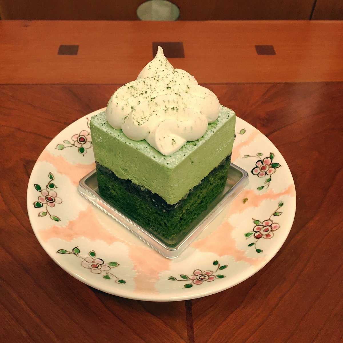 あんぽんたん 成城アルプスのル コイチャ まるで和菓子を食べてるような感覚になるケーキでした 抹茶スポンジと抹茶 ムースの間にはあんこが スポンジとムースはあんこの甘みを計算して控えめな甘さ それがまた絶妙 T Co Prxozaxufx あんぽんたん 成城アルプスのル コイチャ まるで和菓子を食べてるような感覚になるケーキでした 抹茶スポンジと抹茶 ムースの間にはあんこが スポンジとムースはあんこの甘みを計算して控えめな甘さ それがまた絶妙 T Co Prxozaxufx