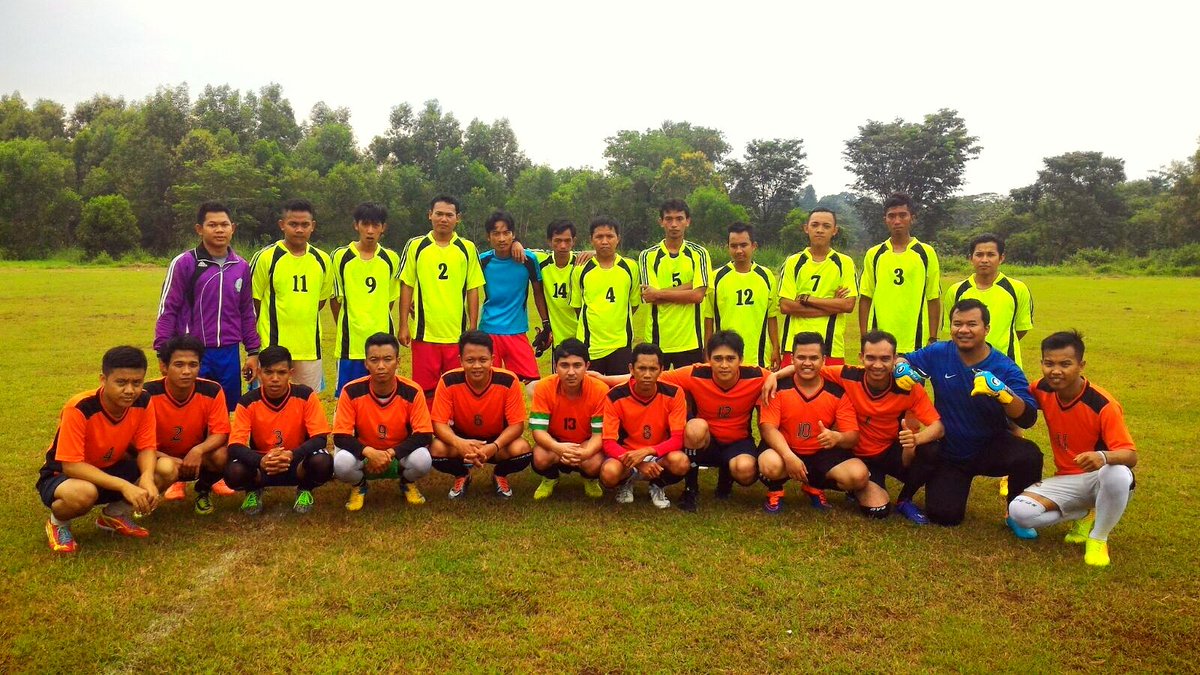 FcBogorians's tweet photo. Setelah selesai pertandingan, kita foto bersama dahulu 😊 https://t.co/xWAgt040To