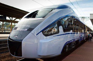 BiznesAlert's tweet photo. Wszystkie zamówione pociągi #PesaDART wyjadą na tory w barwach PKP Intercity https://t.co/vmFmLpjh5j #PESA #Polska https://t.co/CUuUh9utzR