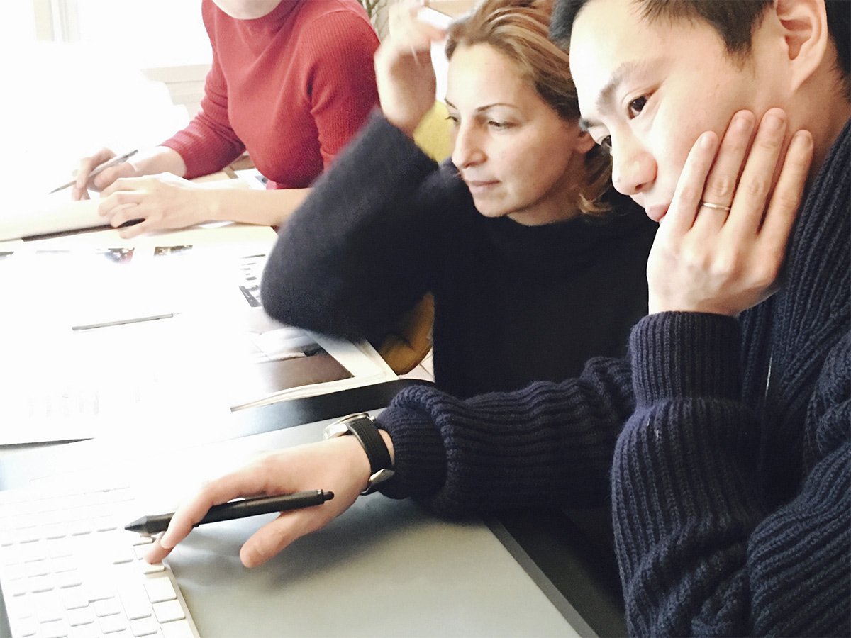 J-23 avant l'inauguration...
Le Catalogue de l'exposition est achevé!
#fashion #style #avh #decrayonner