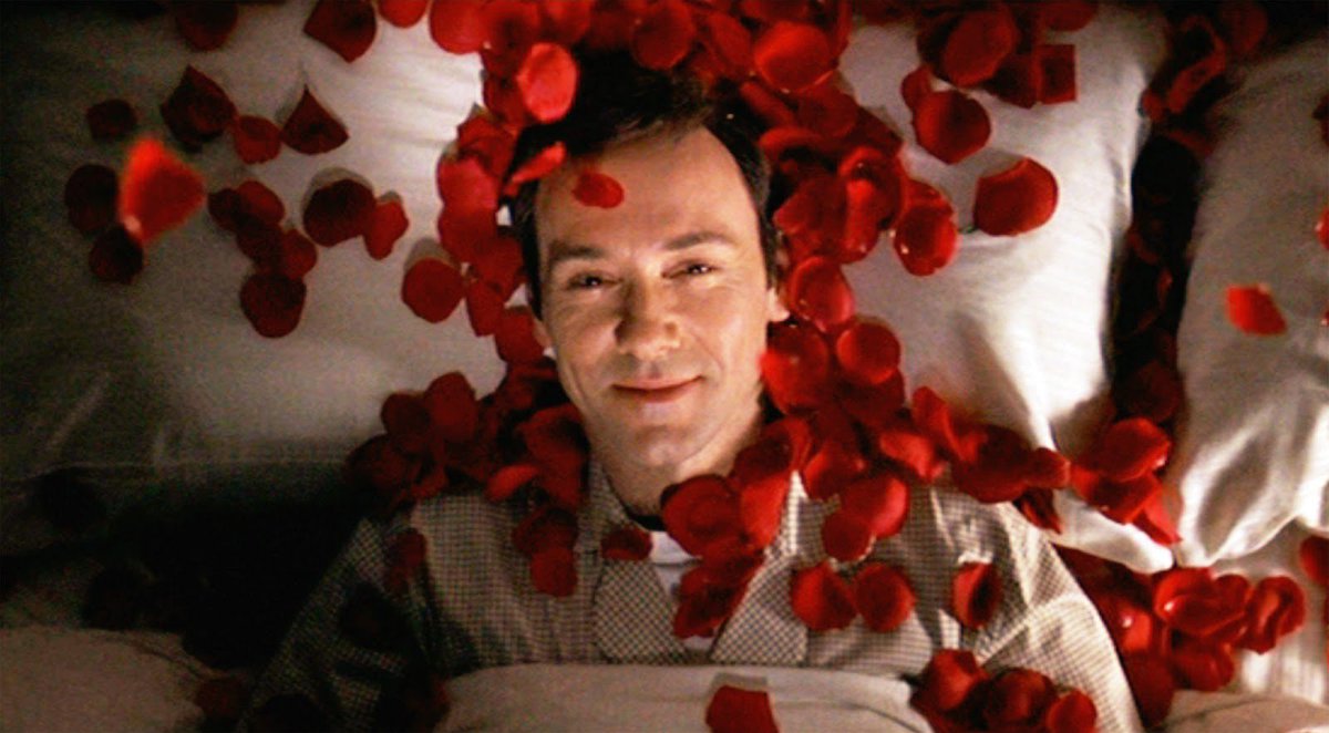 "Hay tantísima belleza en el mundo que no lo aguanto" #AmericanBeauty #KevinSpacey #Review elbackstage.es/peliculas/amer…