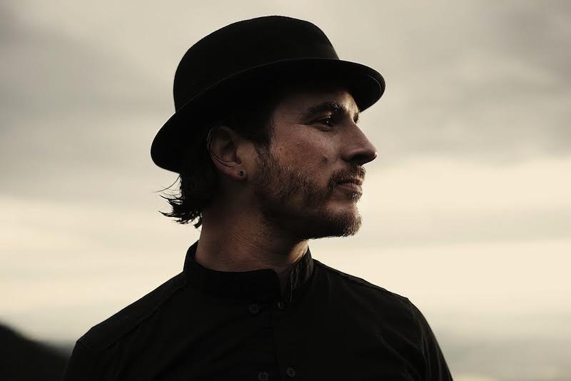 Outsiderswbz's tweet photo. #CONTEST 2 biglietti per @lucianocadenza al @linkassociated. Scopri come vincere qui https://t.co/AcNG8wPln7 https://t.co/wmF9ge4kSq