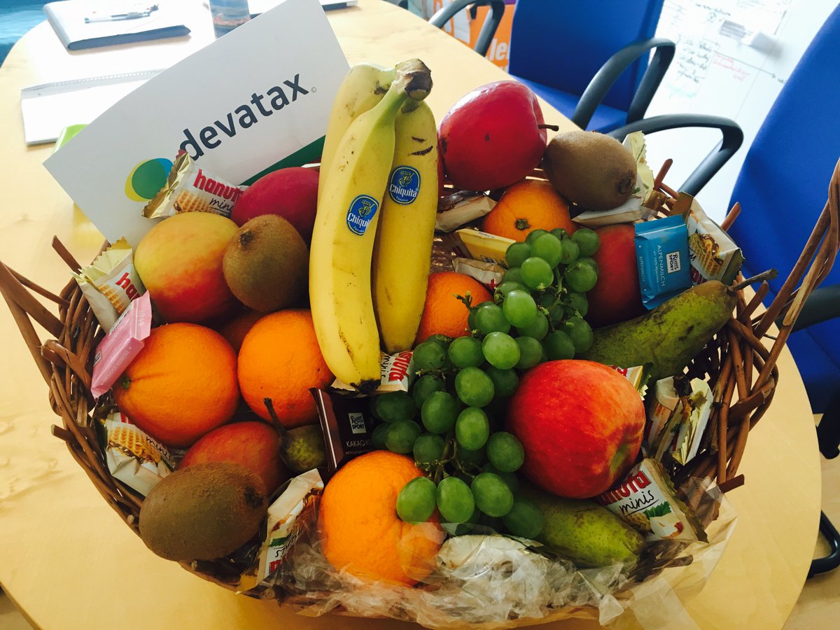 devatax's tweet photo. Unser Montagmorgen bei #devatax startet mit einem #Vitaminkick, der zum #Glück auch Spuren von Schokolade enthält ;) https://t.co/Fljmfgc1wX