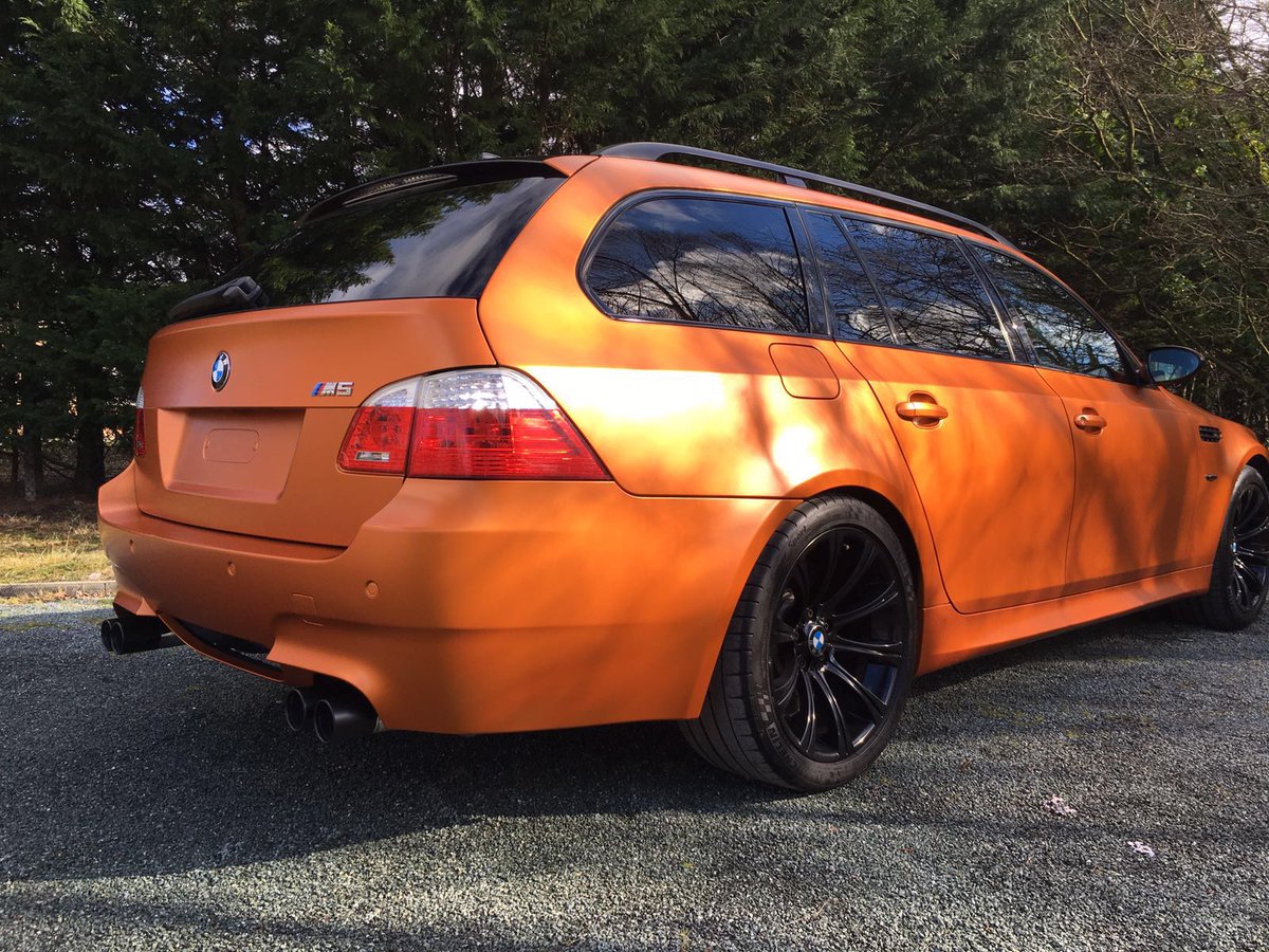 BMWmistress's tweet photo. Happy ///MMonday everyone! Perfect sunshiny day for this beautiful golden wrap! #carwrap #itsnotpaint @elitewrapsuk https://t.co/8Q7acep5mS