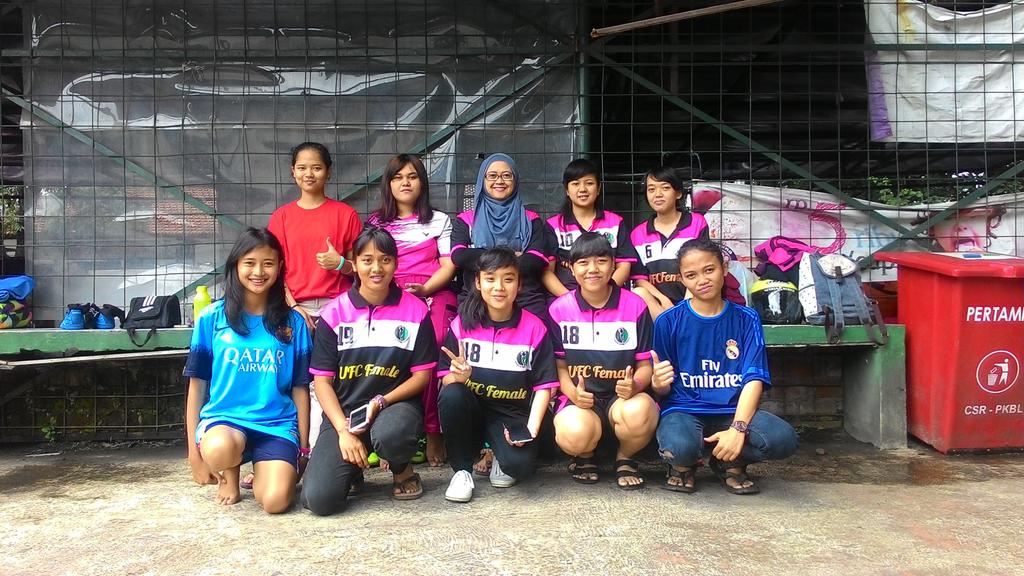 UFC_Female's tweet photo. Alhamdulillah makin lama makin nambah yg latihan🙌 yuk hari Minggu latihan jam 3-5 sore di lapang blkg Telkom! 😃 https://t.co/geN4k9OTVg