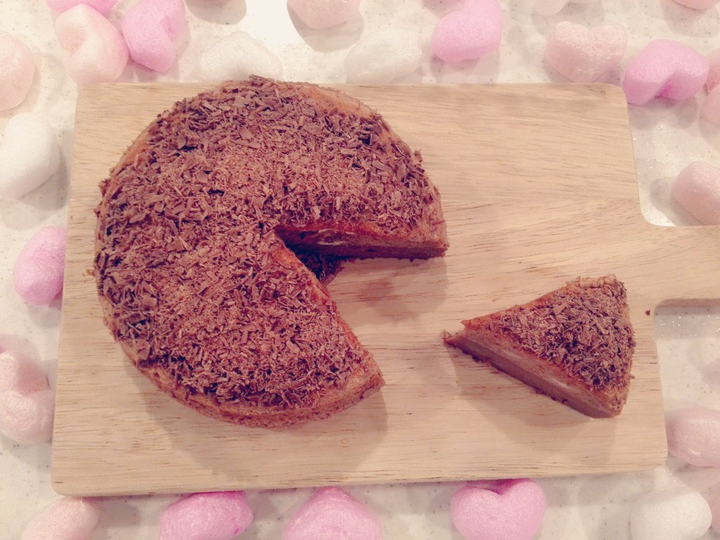 make_smile_s2's tweet photo. 〇チョコのマジックケーキ
削ったチョコを たくさんふりかけて🍫✨もっとチョコ感あっても良いかな💭
〇ダイヤモンドクッキー
@_Sugar_Jackie_ さんのレシピで🍪💓
ほろほろ美味でした🍴✨
#お菓子作り好きな人と繋がりたい https://t.co/EIvdFzzsWV