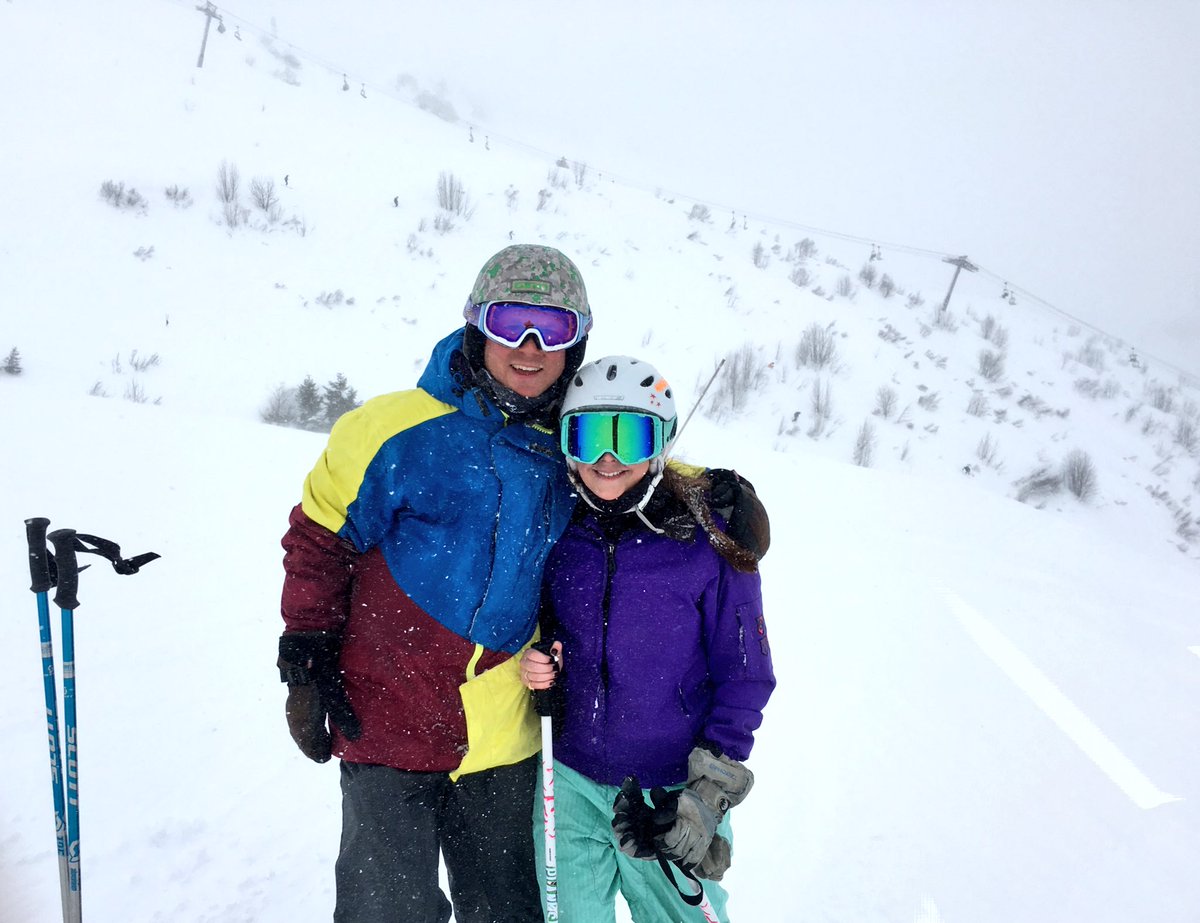 PHABusiness's tweet photo. Catching up with @ChillyPowderSki on the slopes #clientbonding #pr #ski #morzine #luxurychalets https://t.co/btpMdzXDKe