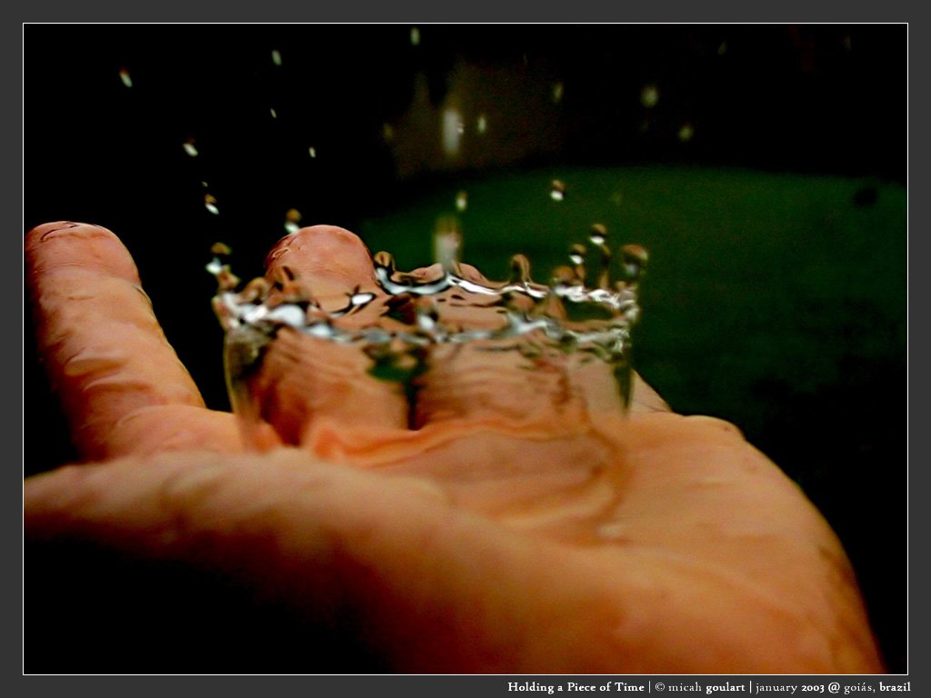 _tootl's tweet photo. Holding a piece of time #photography #illustration https://t.co/xa2zCjkXzm