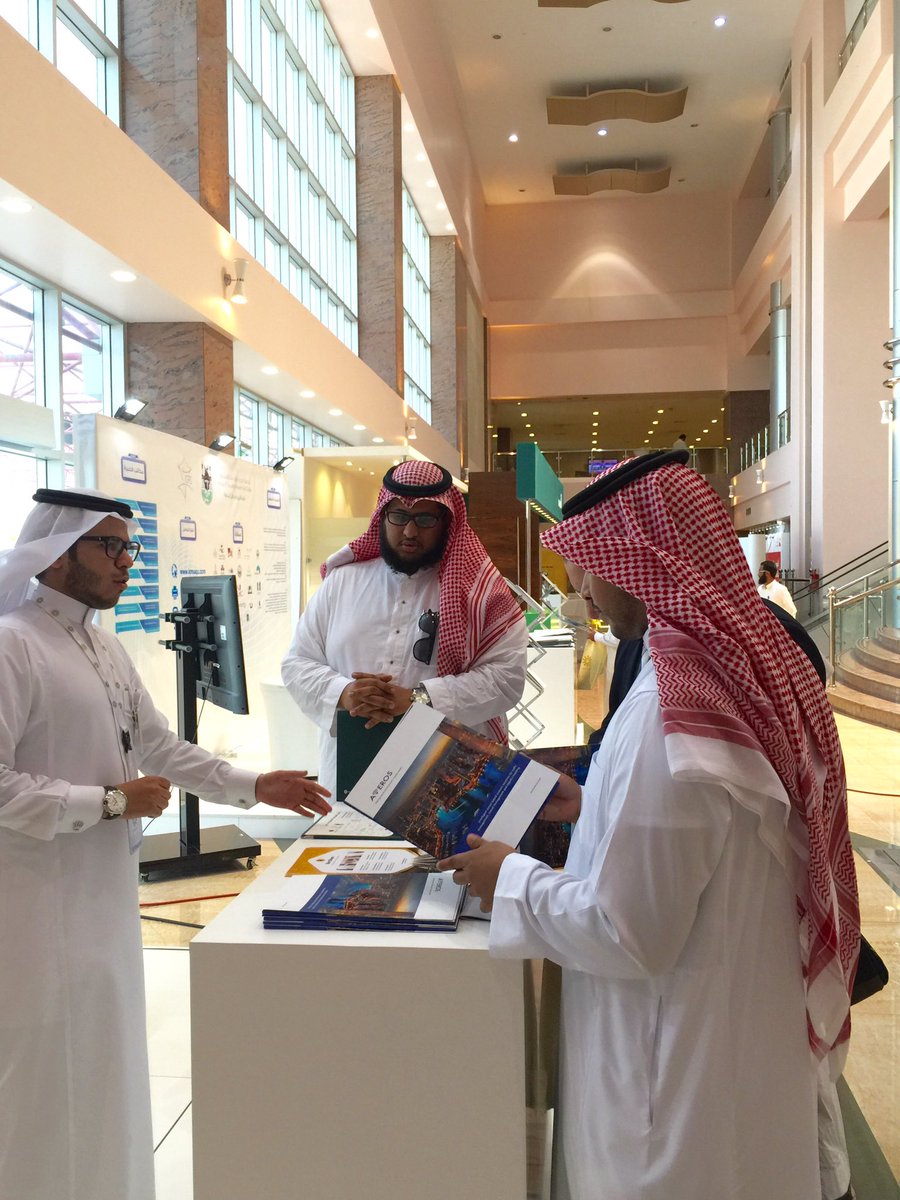 WadiMakkahSA's tweet photo. زيارة منسوبي كلية الأعمال لـ ركن #وادي_مكة ومعهد الإبدع وريادة الأعمال بـ #icibf2016
#جامعة_أم_القرى https://t.co/xuIYK6TtA0
