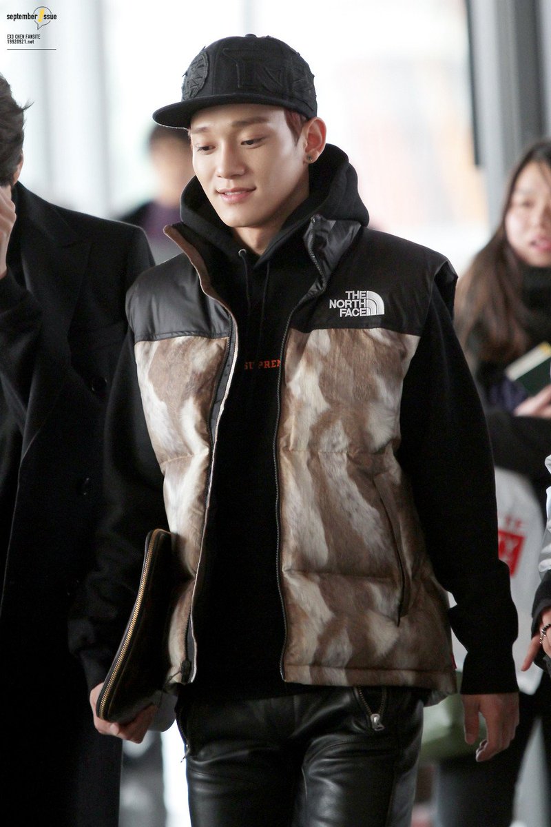 JongdaeStyle's tweet photo. #Chen #종대 #김종대 #첸 #Jongdae #陈 #金鐘大 #จงแด #เฉิน #チェン #엑소 #EXO https://t.co/nKwwW0mbsM