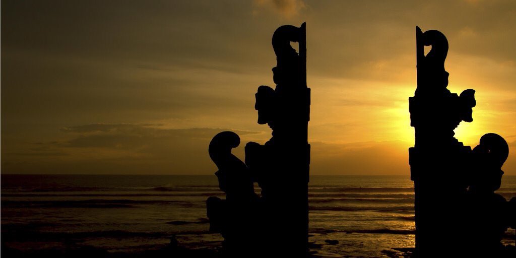 CurtisSChin's tweet photo. Countdown to #Nyepi ~ a day of #family #silence &amp; #meditation in my #Bali home. 📷: via @RitzCarlton.
#PeaceBeWithYou https://t.co/aTOAaJb9PR