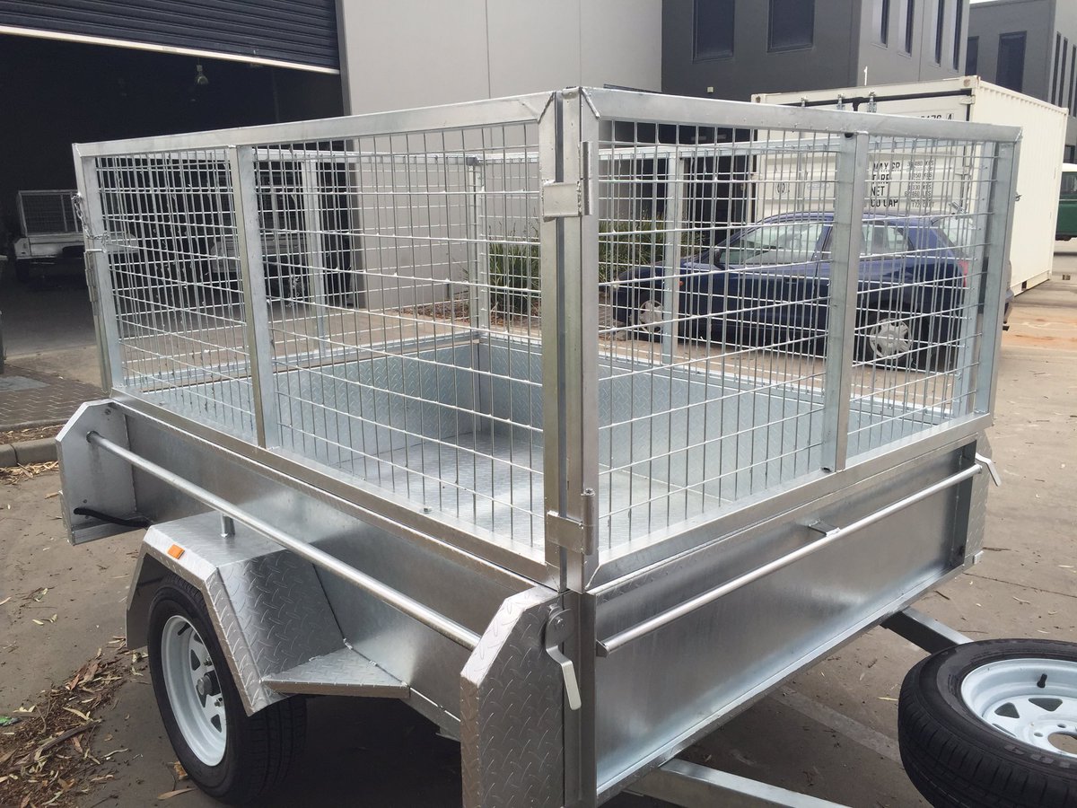 charlesdavis75's tweet image. Buy a trailer &amp;amp; wife&apos;s friends comment how shiny &amp;amp; glam it is. It&apos;s galvanised 2 keep from rusting. #engineerprobs 😜