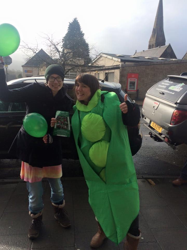 growkids2016's tweet photo. At the market on Saturday Vote now https://t.co/5vdSC7dx3a #peoplesprojects @Greenpeace @tommartincrone @PeeblesCAN https://t.co/Sym1SjZjiY
