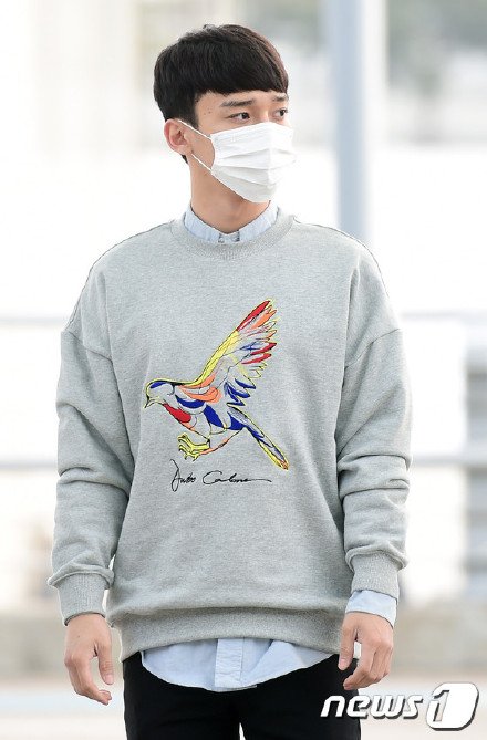 JongdaeStyle's tweet photo. #Chen #종대 #김종대 #첸 #Jongdae #陈 #金鐘大 #จงแด #เฉิน #チ���ン #엑소 #EXO #XIUMIN https://t.co/mWpmOPgPSB