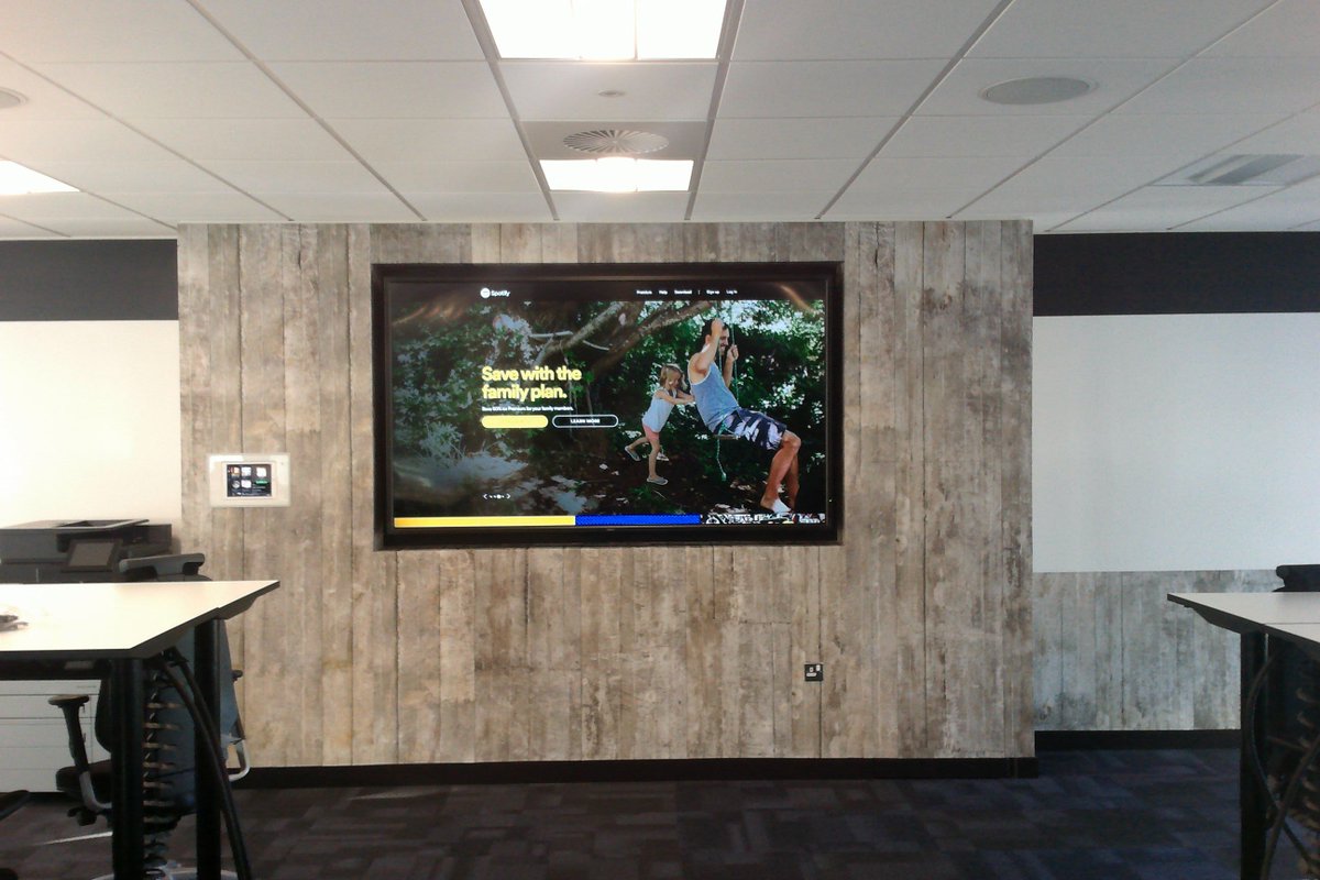 Display_Manager's tweet image. Looking good in Cambridge. Top marks to our engineers for completing 3no rooms in 4 days.