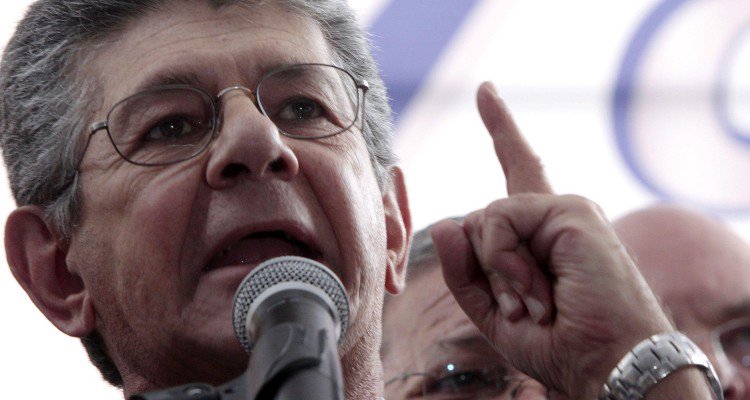 FMCenterNoticia's tweet photo. Ramos Allup llama “parásitos” a presidentes que asistieron a homenajes Chávez https://t.co/EHPnRZRZ7W https://t.co/mI4a6cOUaQ