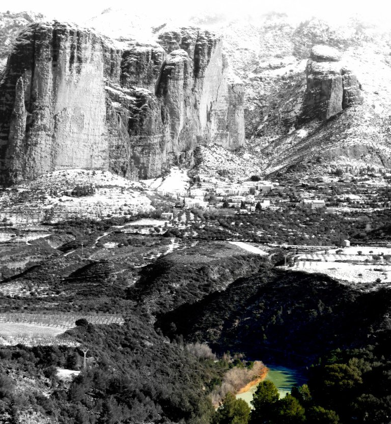 URPirineos's tweet photo. Bienvenidos en nuestro mundo de los deportes de #aventura en el #Reinodelosmallos @swembade11 @Aragonesista @UPLANGO https://t.co/82xeM9kOPO