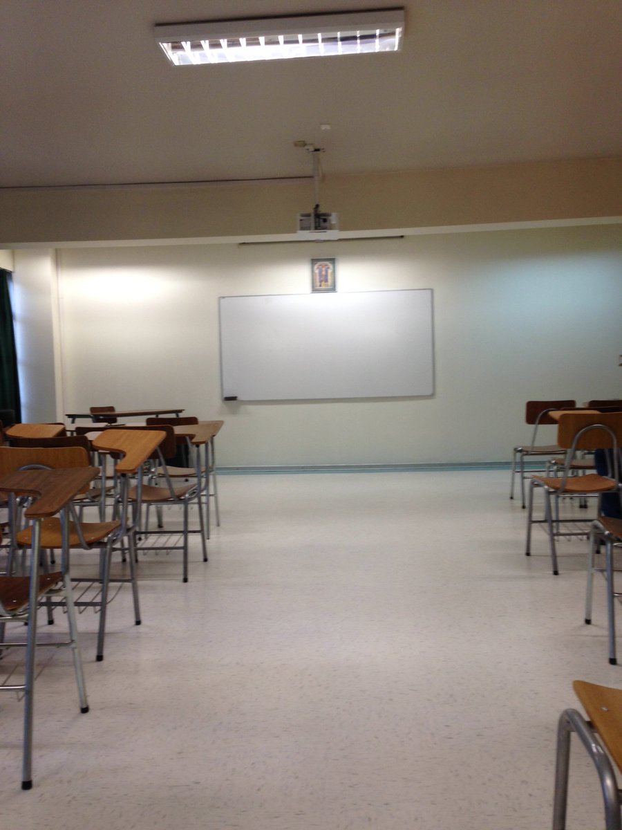 papohetz's tweet photo. El primer día de clses y la Profe no llega Jajajajja https://t.co/6Qrnj7bT9r