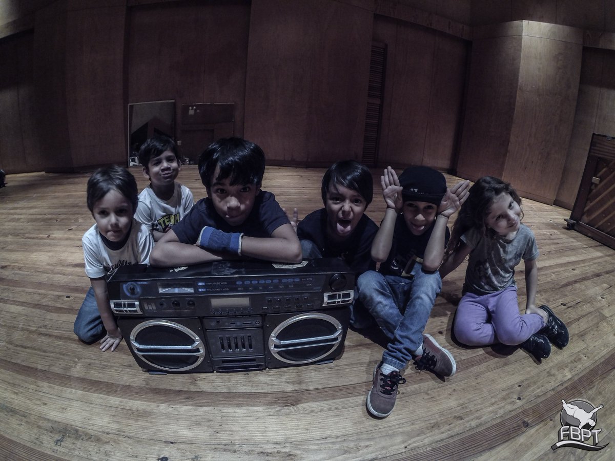 fundacionbpt's tweet photo. Tienes un niñ@ entre 5 a 11 años y quiere bailar #Breaking?, inscribelo en nuestras clases: https://t.co/1kMqzKwfRG https://t.co/ibUQZD7C8F