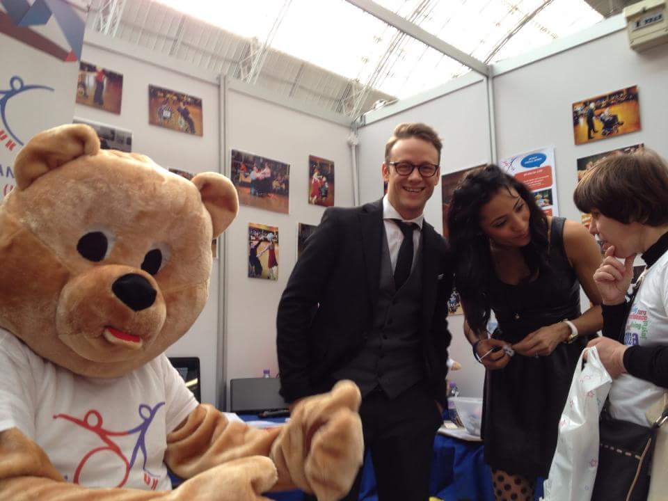 ParaDanceUK's tweet photo. We were so happy to see @karen_hauer and @keviclifton at Move It with us. looking forward to the same in 2016 https://t.co/7BFTt4pg5c