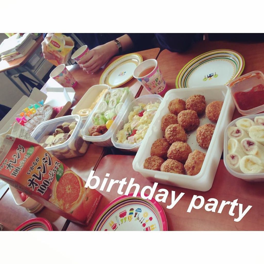 ryo9745's tweet photo. *
1週間遅れやけど、ももかちゃんの誕生日パーティー❣喜んでくれてよかった😝
みんなでいろいろ作っていった〜🙃🙂
ライスコロッケとポテサラ好評でありがたき🌟
#birthdaypa… https://t.co/TYnyvN1Aqt https://t.co/8CjkBLFBf9