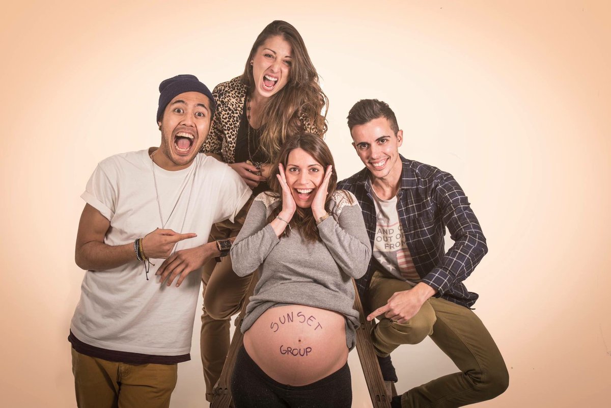 Nuevas generaciones #millennials #fotografia #embarazada #agoraapp gracias por venir a visitarnos.