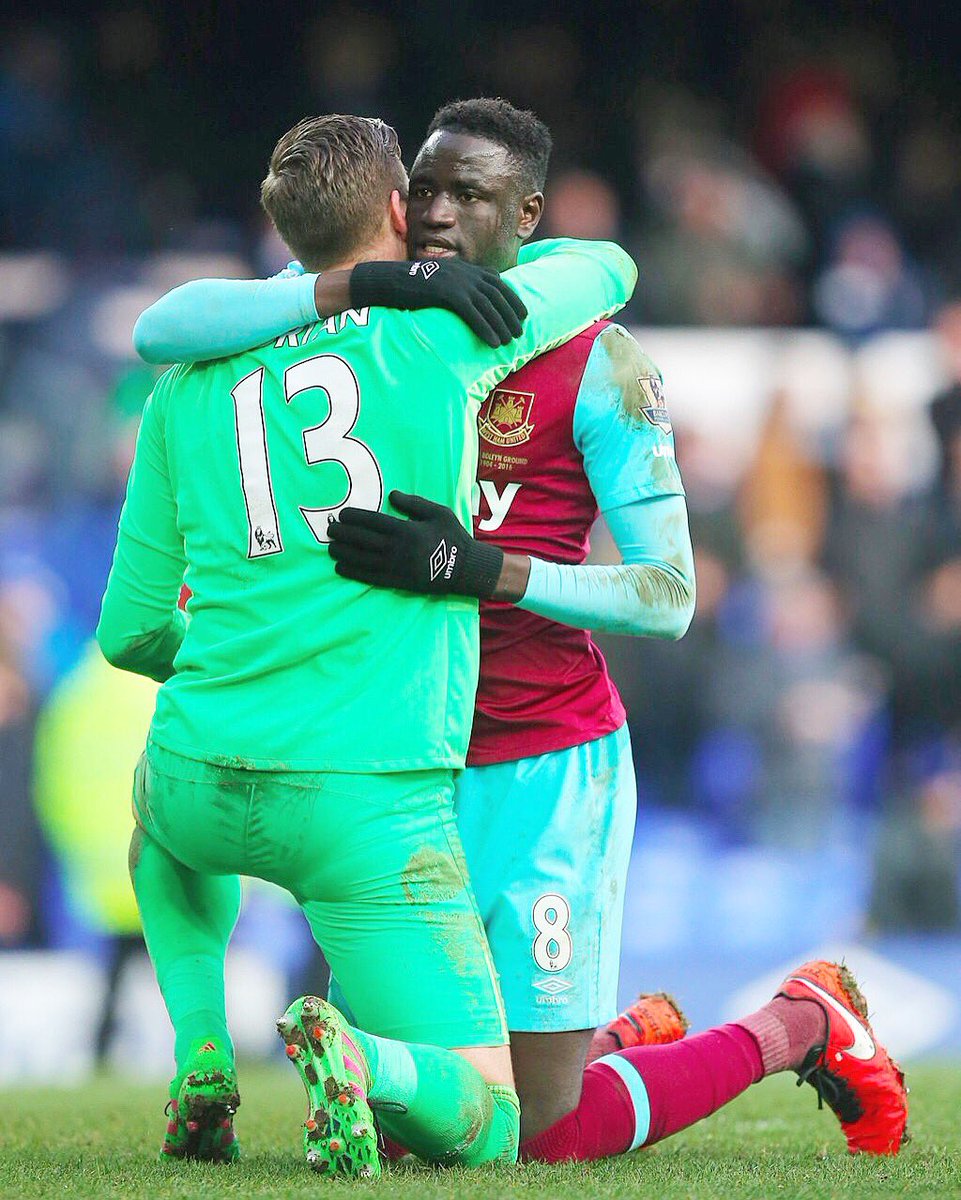 AdriSanMiguel's tweet photo. Quién dijo que el fútbol sólo era darle patadas a un balón?
⚒♥️💙
Who said football is just kicking a ball? #Friends https://t.co/dncq6zTAq6