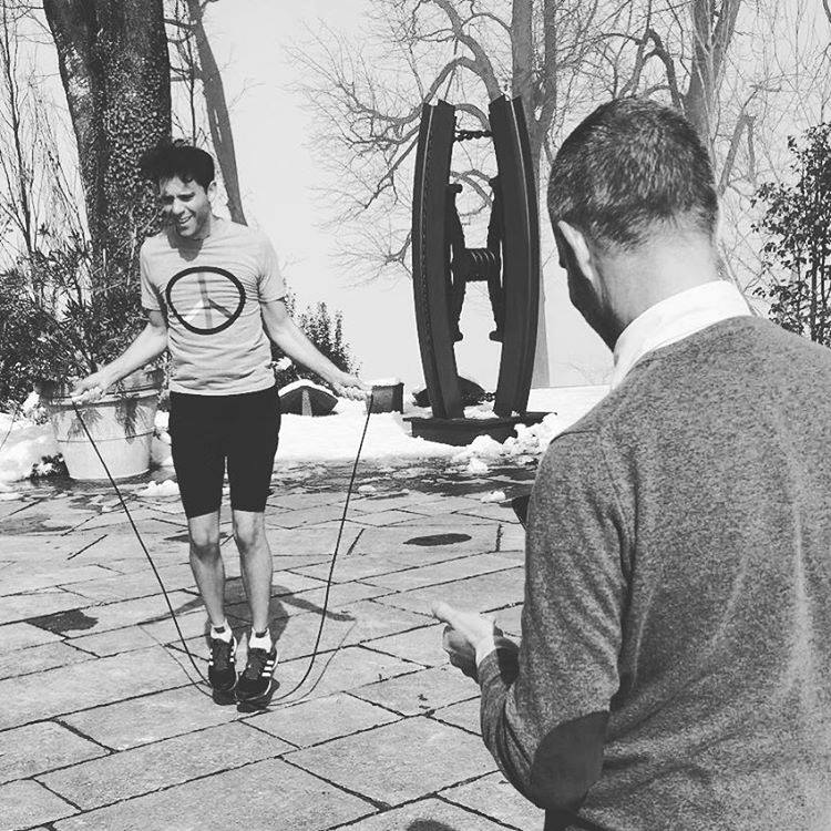 menu_a_porter's tweet photo. Allenamento tra la neve @mikasounds e @AndreaAlciati1! @TuLangheRoero @ilovelanghe @inLanghe https://t.co/3SEeWzOX94 https://t.co/Ew1t2a4RWc