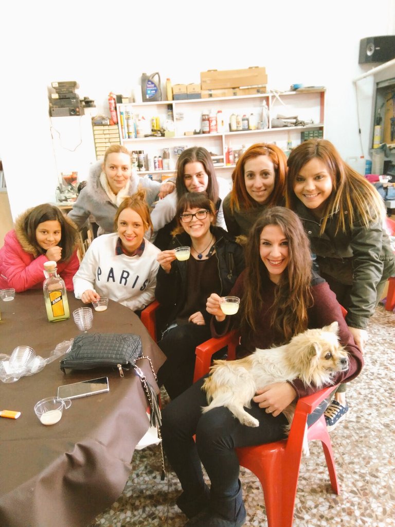 Mary_RMfc's tweet photo. #Domingos que saben a gloria @Punkiki_  @estheriyamente  @mariamerisea https://t.co/vAlEswvfoG