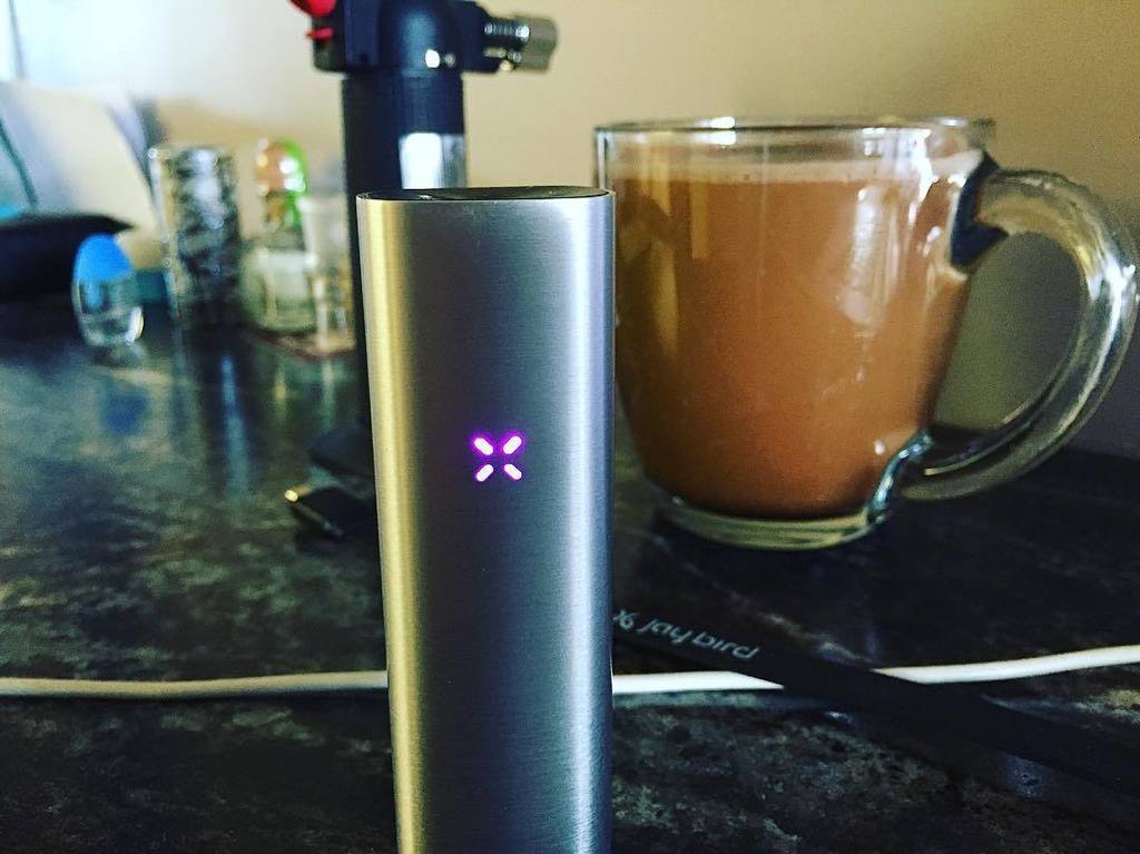 #insta @sneakypetevaporizers ift.tt/1TDUdy6 The start to a productive afternoon #pax2 #coffee #keepitcomi…