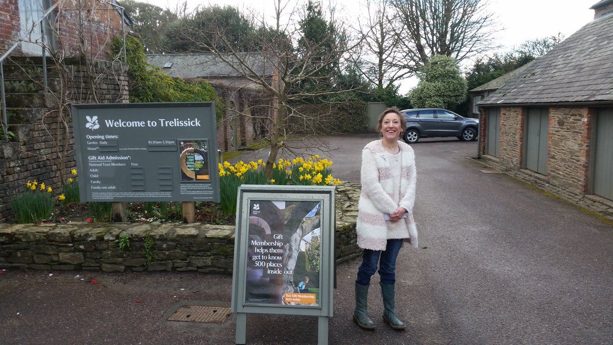 PawsCake's tweet photo. Dropped off to # Trelissick this morning #pawsforcake #dogtreats #cornwall #nationaltrust https://t.co/MH9yrnhOgA