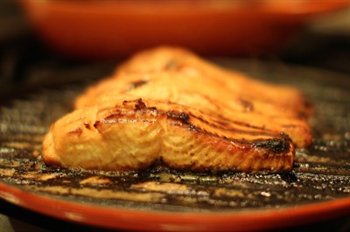 TheGourmetMommy's tweet photo. Maple Glazed Salmon 
 https://t.co/QCMQZHXfjl https://t.co/8ss9HcaJoi