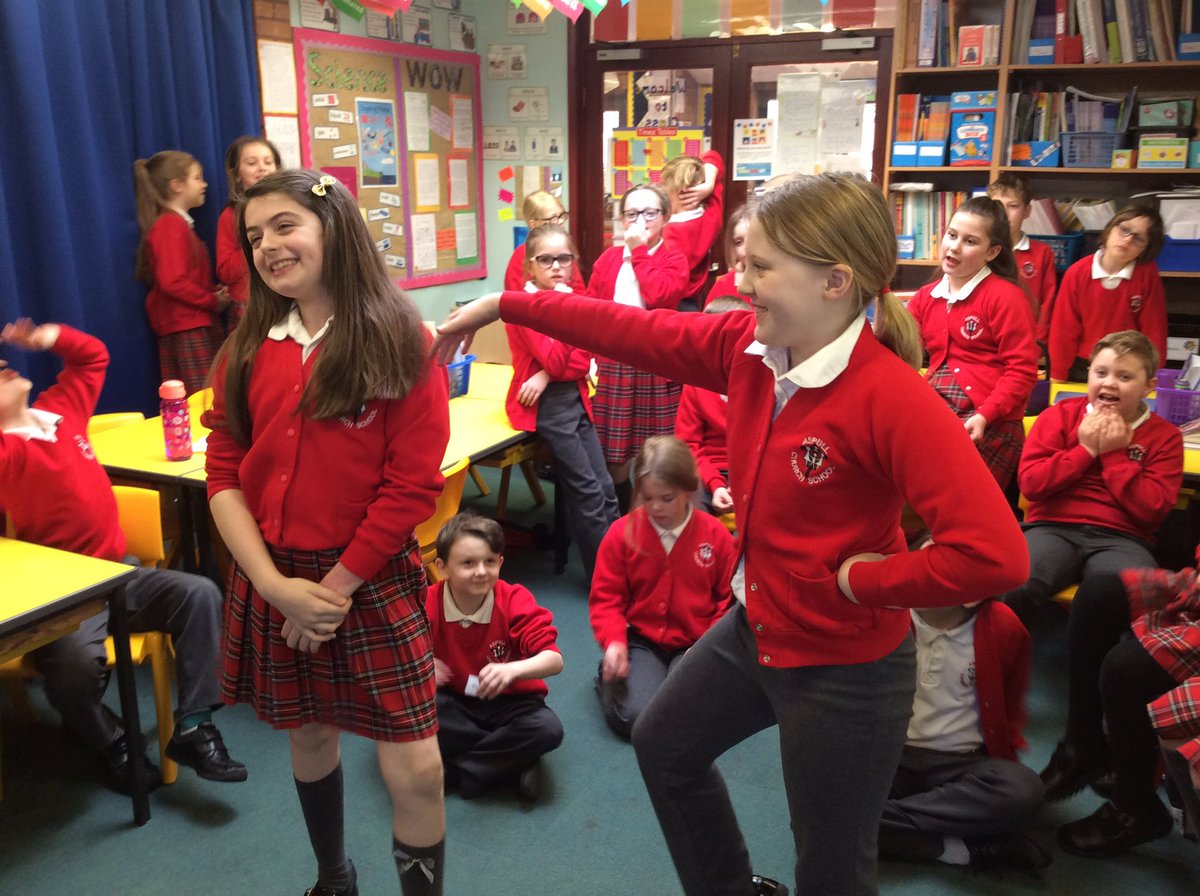 class4aspull's tweet photo. Looking at expressions and body language to show the difference between superior and inferior! #dramatictechniques https://t.co/sSR3ln8Eod