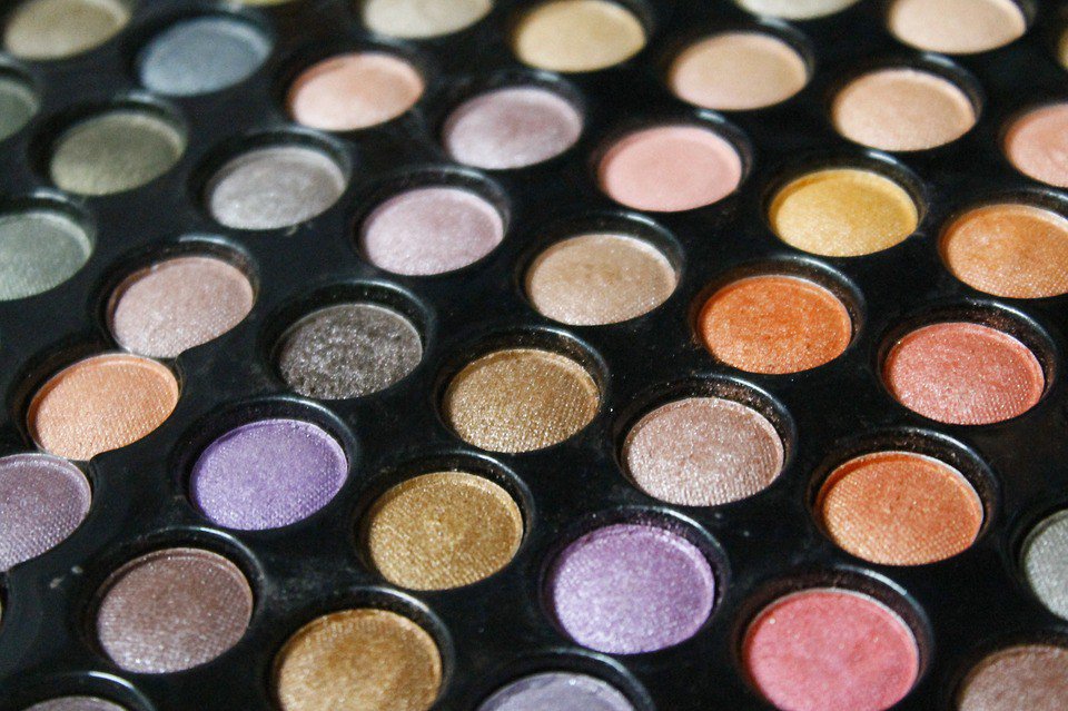 MP_Happiness's tweet photo. Ma Routine maquillage du moment https://t.co/HbNqsjgw73 https://t.co/6lLBfQzS0M