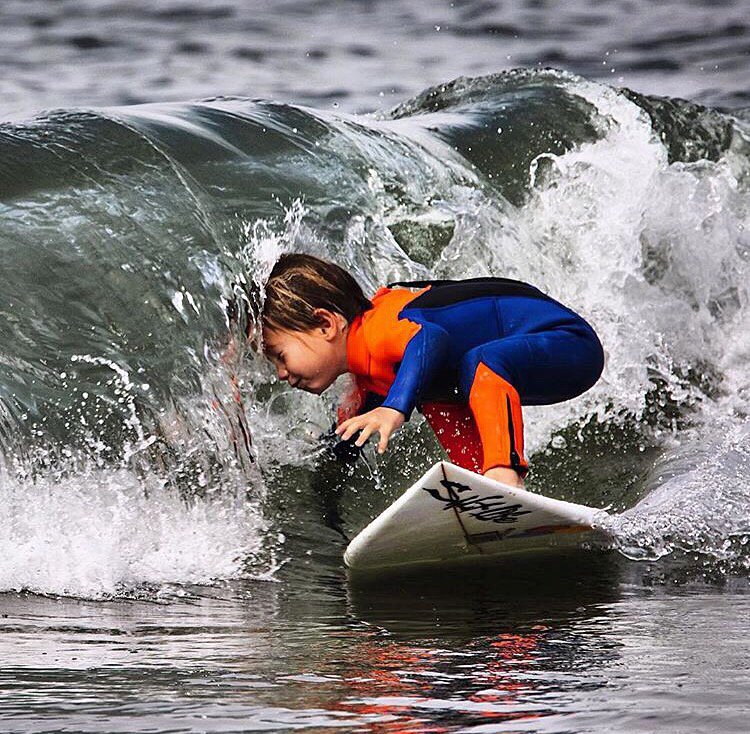 Nathanielcurran's tweet photo. When you tell the boyz at preschool you got tubed on the weekend but they don't believe you! #olicurran going #ham https://t.co/h285ysCTW0