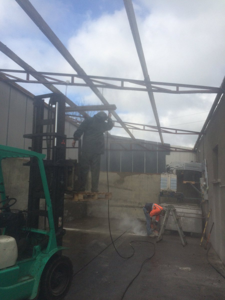 brehonblonde's tweet photo. New warehouse construction. Oh My. #louthchat #monaghanleo #irishbeechat https://t.co/s1H2cHpfOZ