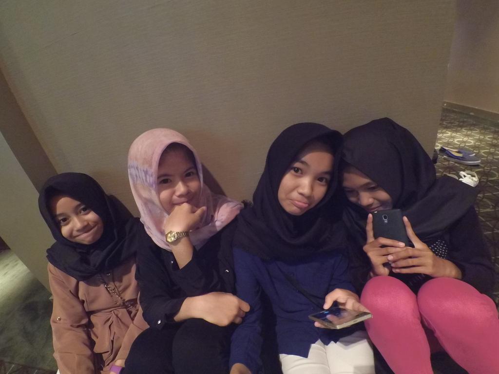 ADES (@dessy_sylvia) on Twitter photo 