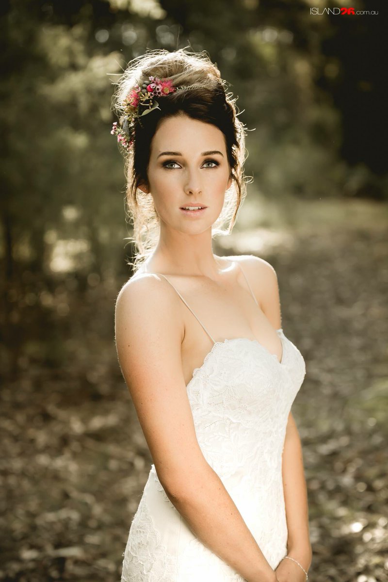 Island26Photo's tweet photo. Wedding season distracts me from my commercial work. On the plus side, I know how to make people look good. https://t.co/HpUo26pT7z