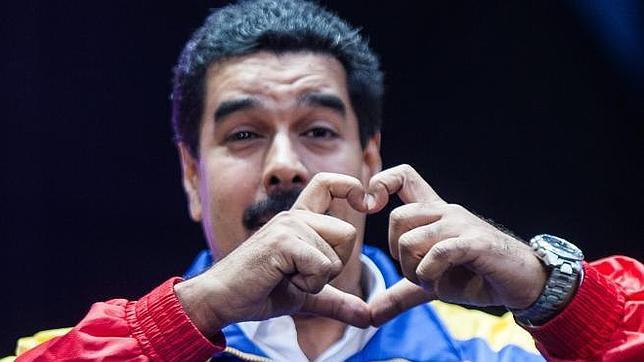 AnonymousVene10's tweet photo. Maduro dicta las medidas de su gobierno basándose en "La Biblia". ¿Sera que solo se leyó El Apocalipsis?  https://t.co/QC1pob5kb7