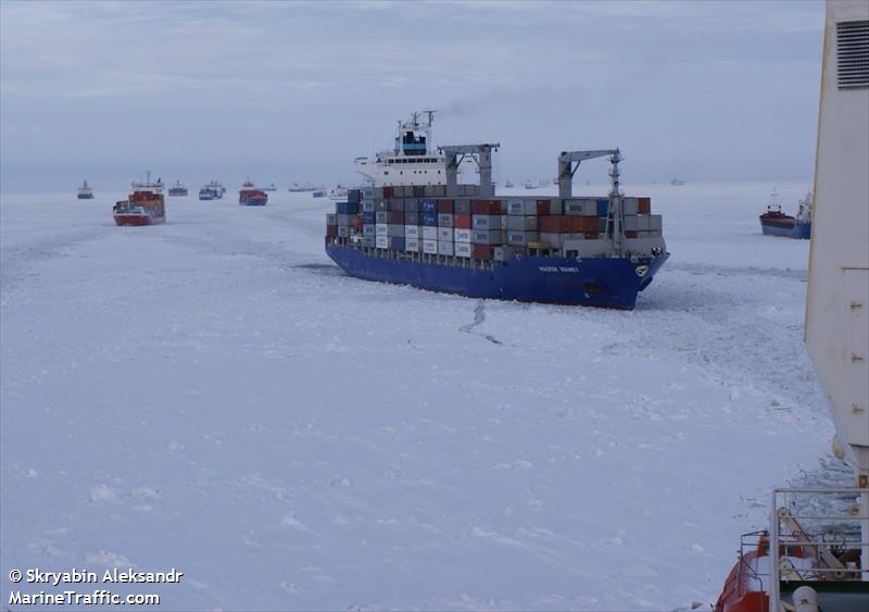 Cc8ngzzXIAAKTT8.jpg:large