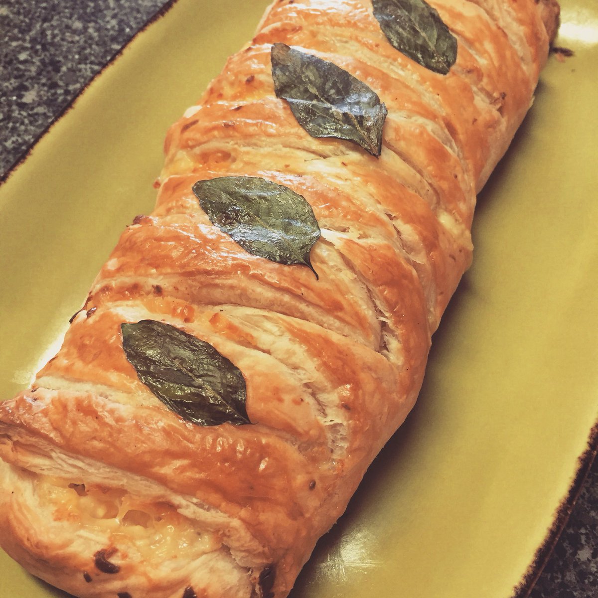 Christi_Cooks's tweet photo. Egg and Gouda wrapped in puff pastry, with fresh basil ☺️ #sundaymorningeats #DMVgirlinTX https://t.co/5VGg3Lzhu2