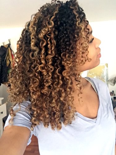 afroshoppe's tweet photo. #rockingcurls using @DevaCurl SuperCream Coconut Curl Styler...
#rockurnaturalbeauty https://t.co/rnFcxrUavo