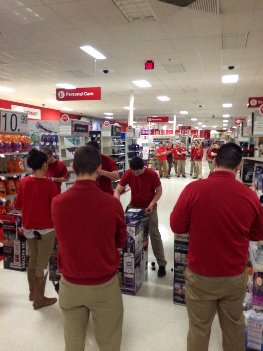 SamanthaLynnTGT's tweet photo. Spiderwrap Rally for #shortageawarenessmonth! #T922 #reducingshortage @MCarrollTGT https://t.co/udlZFSt1AP