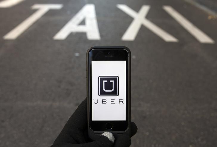 timesofindia's tweet photo. Uber partners with Mumbai traffic police to launch alcohol booths in pubs
https://t.co/yun4h6Uy8r https://t.co/dhxlsNgflX
