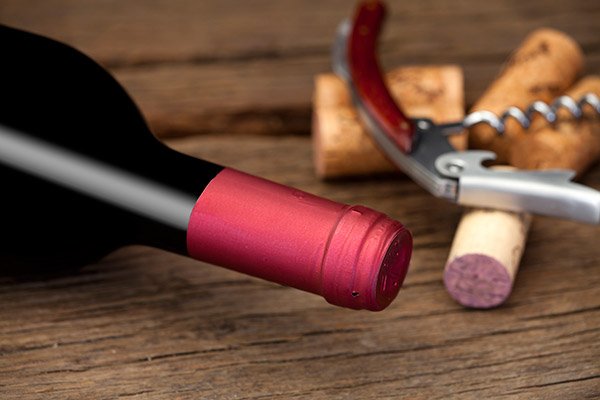 Curso de cata: cómo abrir una botella de vino (iii) - go.shr.lc/24LLCg2 via <a href="/nwinescom/">nwines</a>