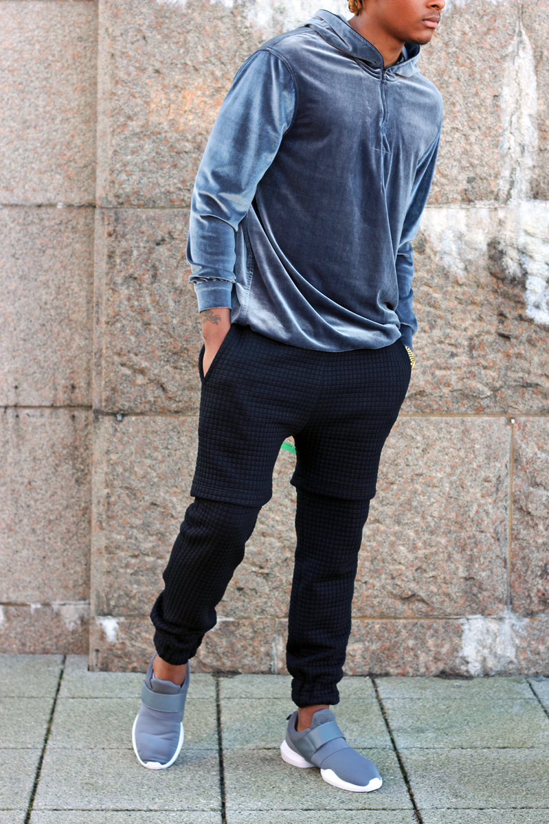 DeluxiumApparel's tweet photo. Our silver velour hoodie paired with the gym short joggers
#deluxiumapparel #velvet #velvethoodie #menswear #ziphood https://t.co/fn37DUCF1G