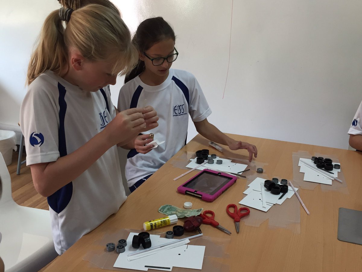 JESSPrimaryYR6's tweet photo. @FiercesomeF @street_thunder @4CE_1_ #f1inschools at full throttle! #stem in action. Looking forward to race day! https://t.co/MV6DeTQ52P