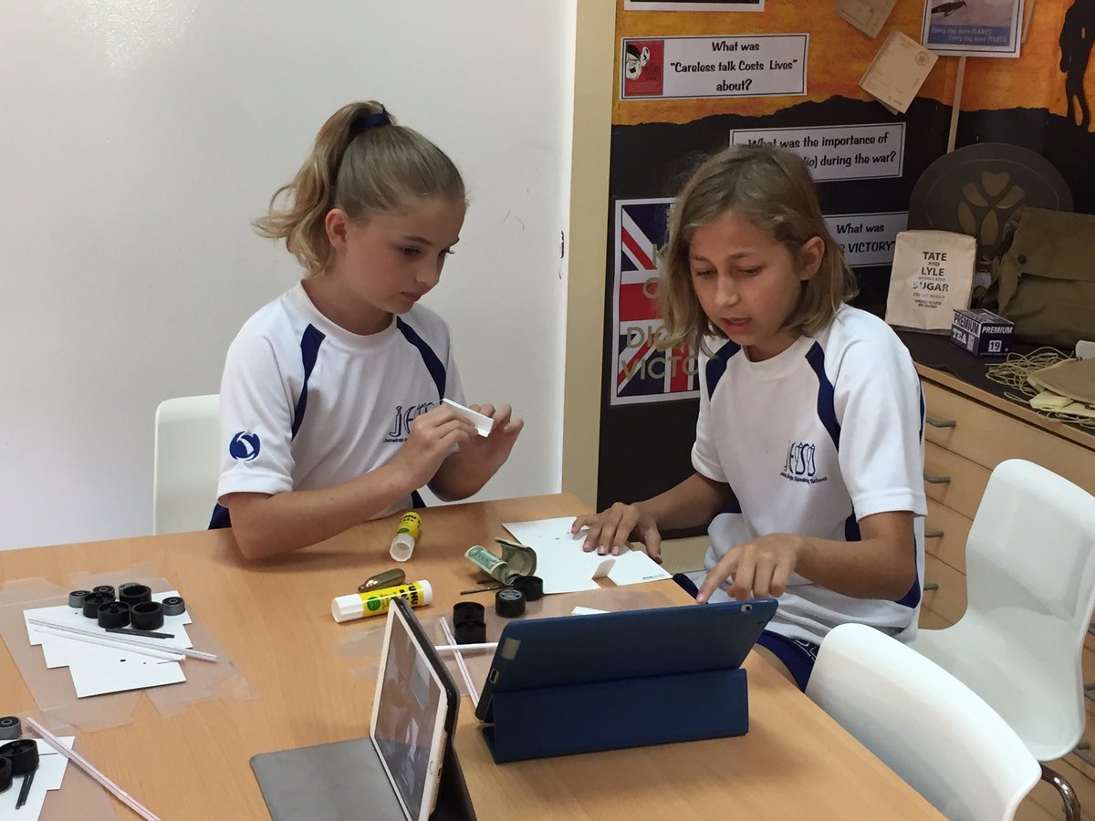 JESSPrimaryYR6's tweet photo. @FiercesomeF @street_thunder @4CE_1_ #f1inschools at full throttle! #stem in action. Looking forward to race day! https://t.co/MV6DeTQ52P