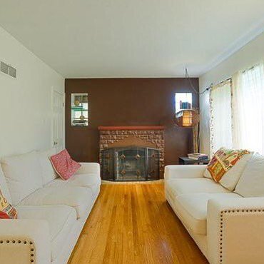 karenstl's tweet photo. Staging is critical when selling homes. The 2nd couch will mean a lower sale price. #staging #smallspace #fireplac… https://t.co/jXPtbdRpaI