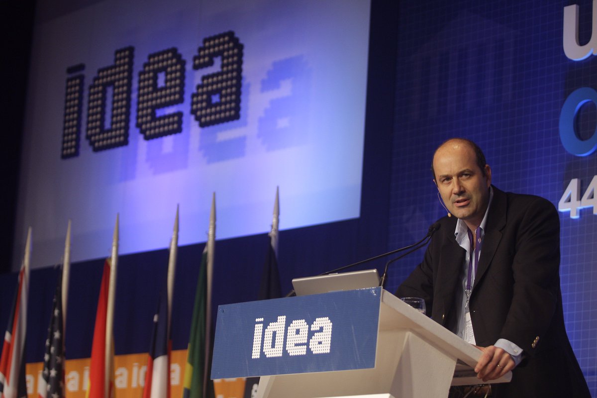 [ARCHIVO] Mirá lo que decía <a href="/fedesturze/">Fede Sturzenegger</a> en noviembre de 2012 en #MañanaSylvestre -> on.fb.me/1M2DPir